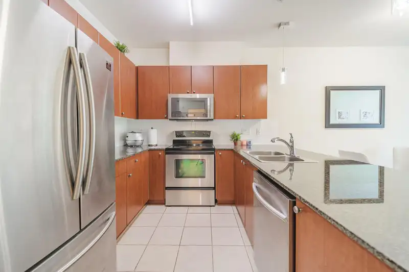 211 15380 102A AVENUE - photo 3 of 29