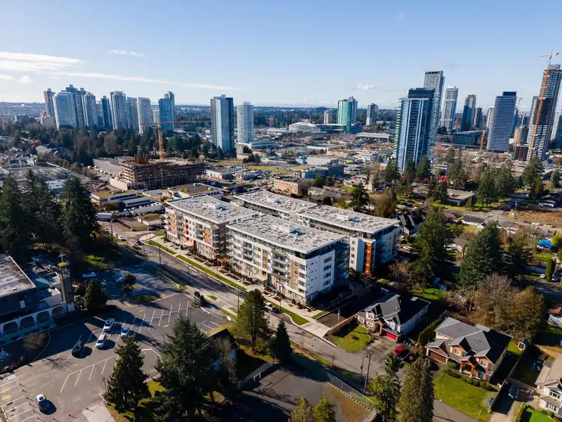 413 10485 139 STREET - photo 3 of 16