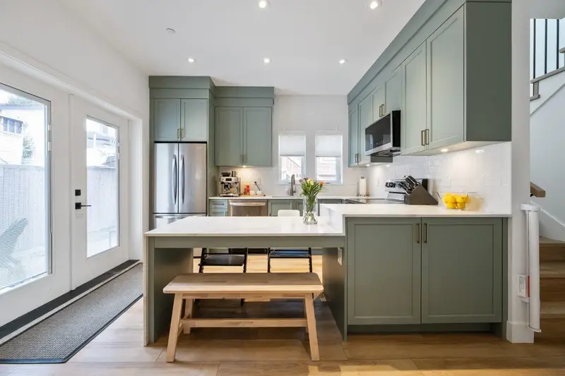 720 E 30TH AVENUE - photo 4 of 25