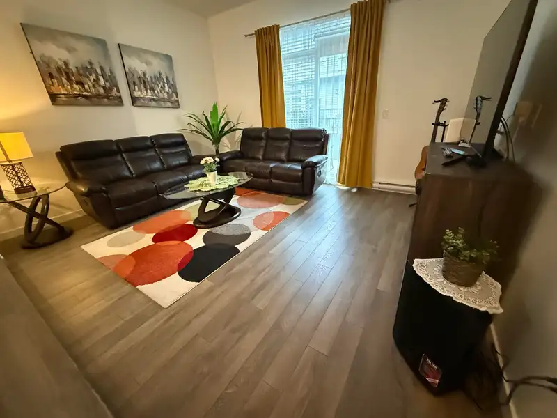 115 8168 136A STREET - photo 2 of 28