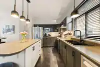 6676 185 STREET - thumbnail 11
