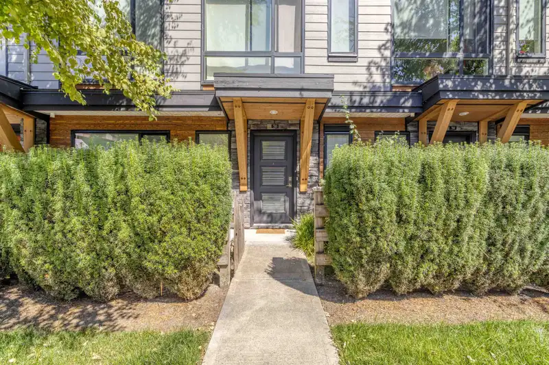 58 16488 64 AVENUE - photo 2 of 29