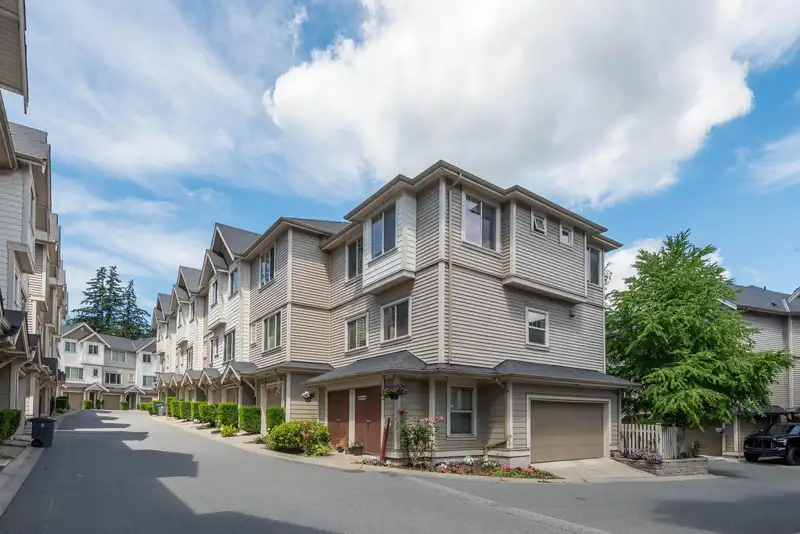 13 19097 64 AVENUE - photo 1 of 24