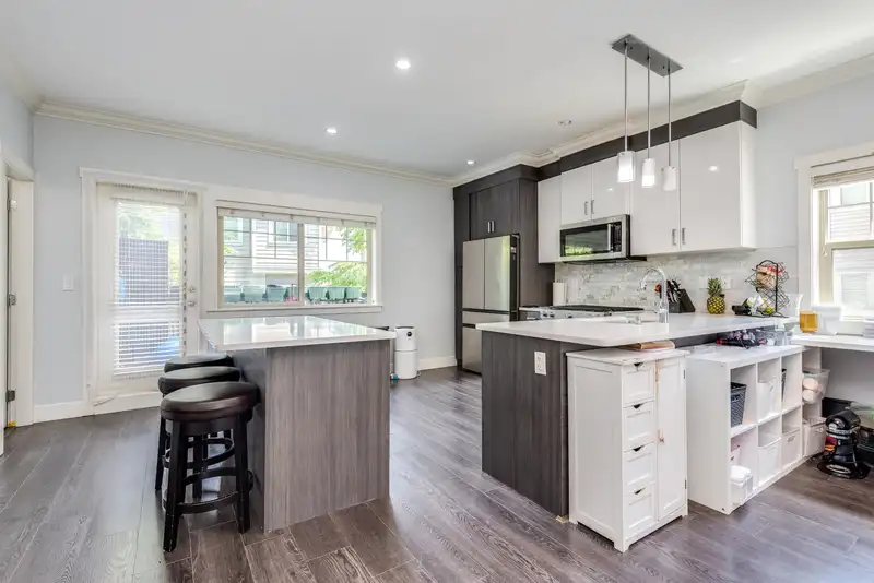 13 19097 64 AVENUE - photo 2 of 24
