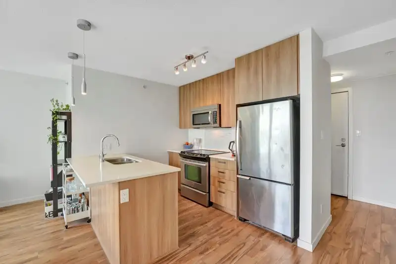 1808 13325 102A AVENUE - photo 3 of 31