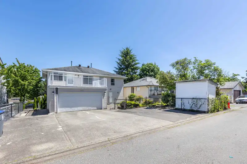 9965 160 STREET - photo 1 of 40