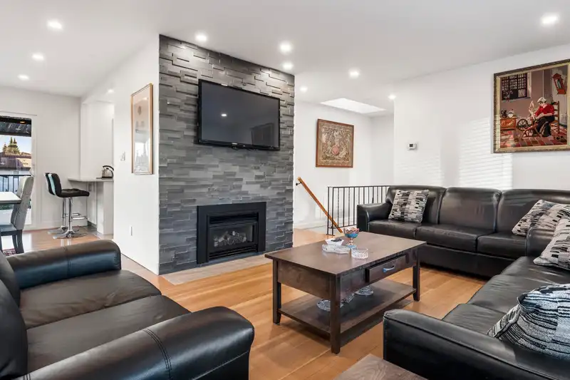 11345 136A STREET - photo 4 of 40