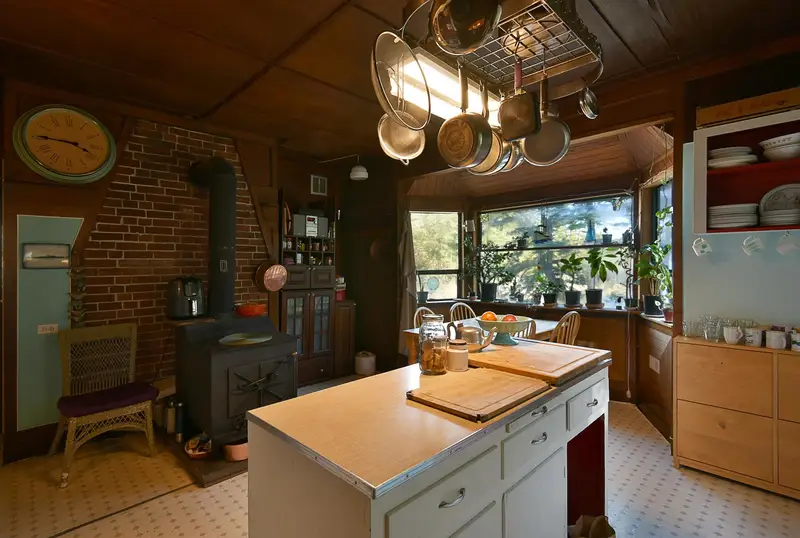 5066 SHERMAN LANE - photo 4 of 25