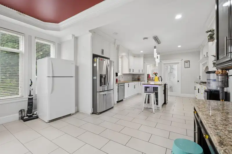 5840 134 STREET - photo 4 of 40