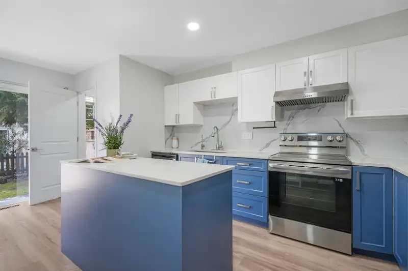 32 6533 121 STREET - photo 1 of 21
