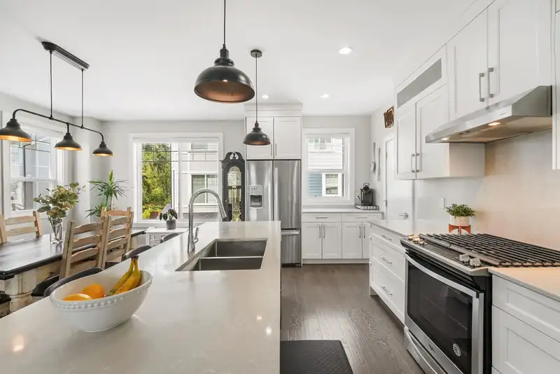 75 19501 74 AVENUE - photo 1 of 25