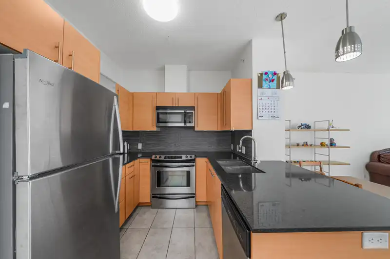 1404 13399 104 AVENUE - photo 1 of 23