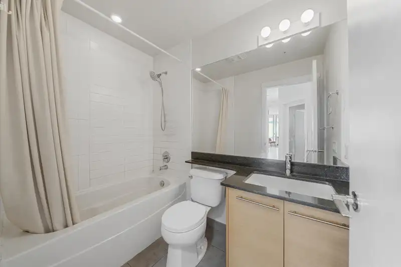 1404 13399 104 AVENUE - photo 4 of 23