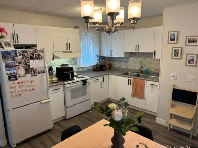 46 8266 KING GEORGE BOULEVARD - photo 4 of 15