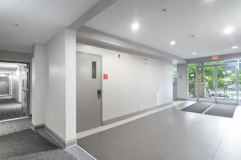 119 13468 KING GEORGE BOULEVARD - photo 3 of 15