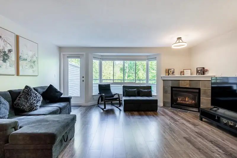 11 13660 84 AVENUE AVENUE - photo 4 of 30