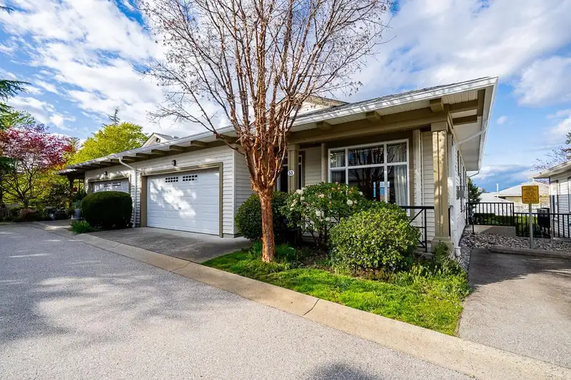 53 15188 62A AVENUE - photo 1 of 40