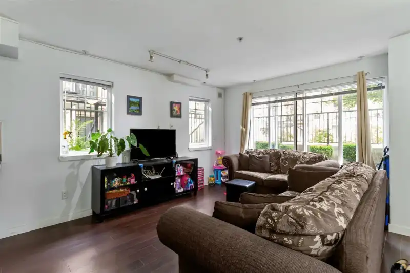 124 13958 108 AVENUE - photo 1 of 28