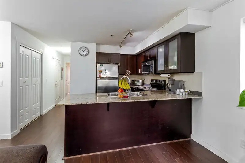 124 13958 108 AVENUE - photo 3 of 28