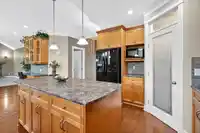 16565 63B AVENUE - thumbnail 12