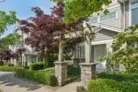 1 8277 161 STREET - thumbnail 2