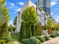 9 10180 133 STREET - thumbnail 2