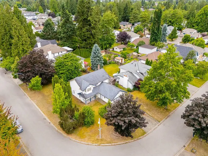 9663 157B STREET - photo 2 of 40