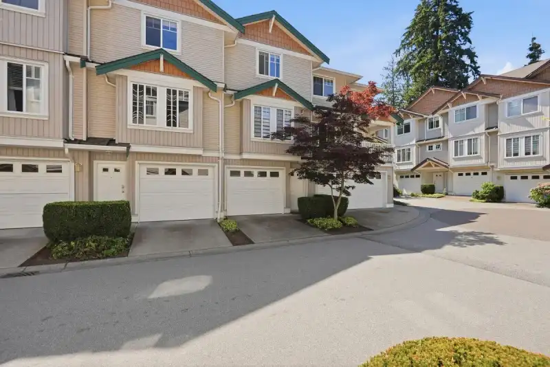 38 12711 64 AVENUE - photo 1 of 19