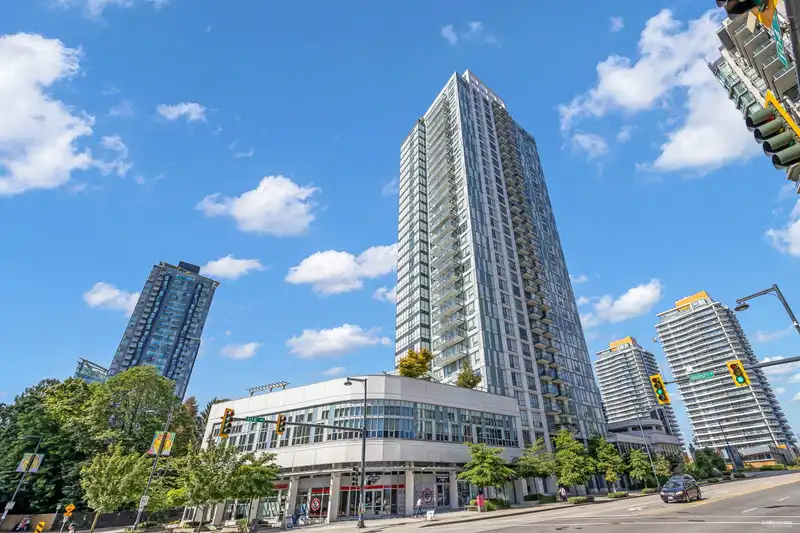 2812 13398 104 AVENUE - photo 1 of 21