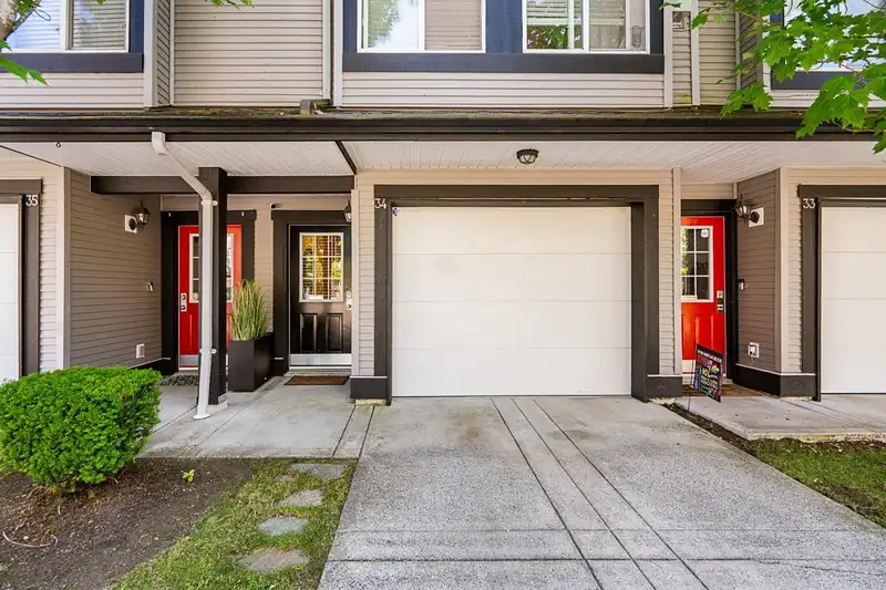 34 18828 69 AVENUE - photo 2 of 40