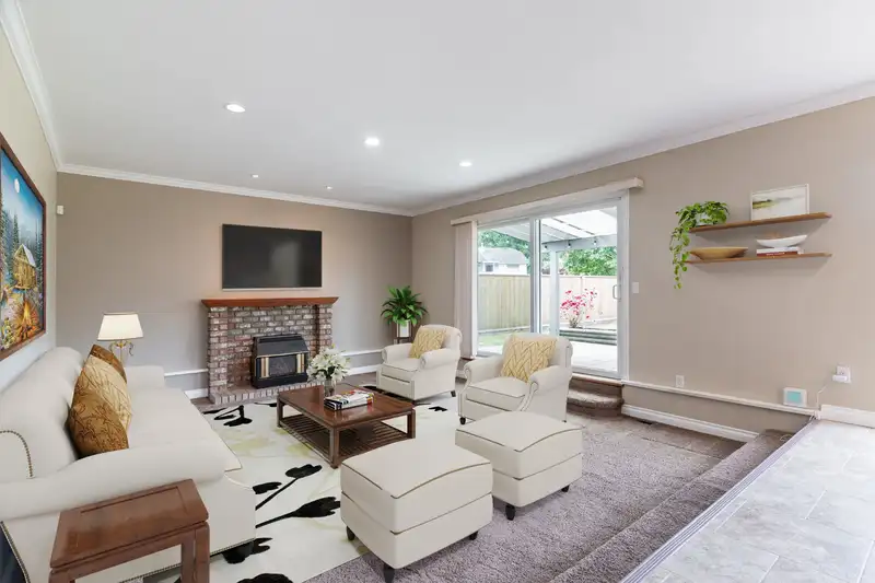 8841 158 STREET - photo 3 of 40