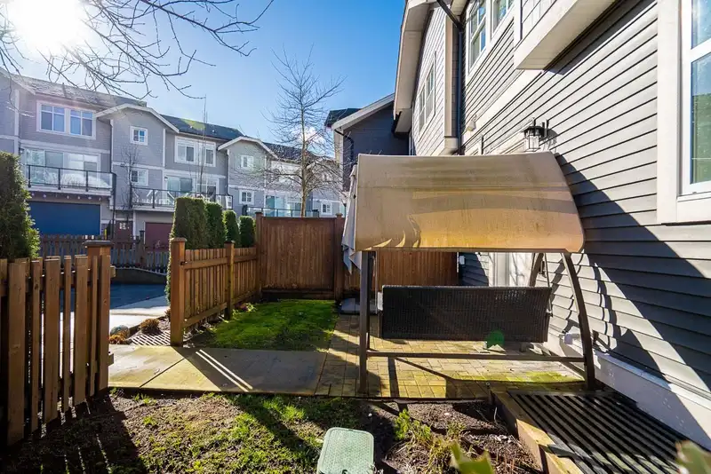 25 10488 124 STREET - photo 4 of 38