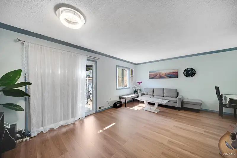 47 14111 104 AVENUE - photo 3 of 33