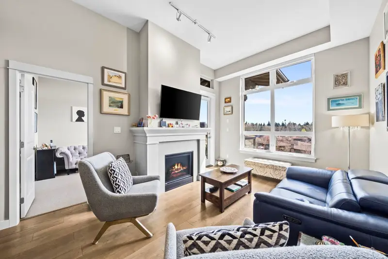 415 4977 SPRINGS BOULEVARD - photo 1 of 25