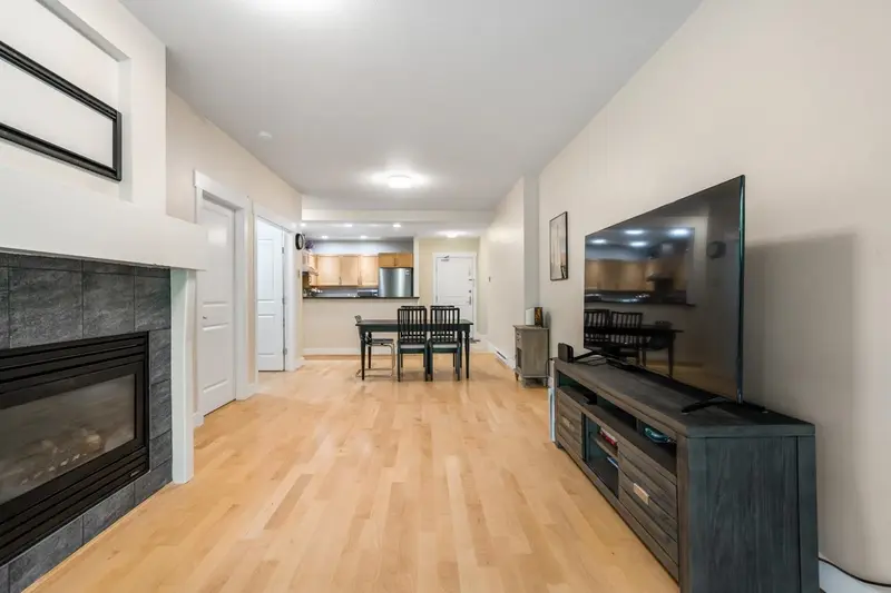 312 6328 LARKIN DRIVE - photo 2 of 23