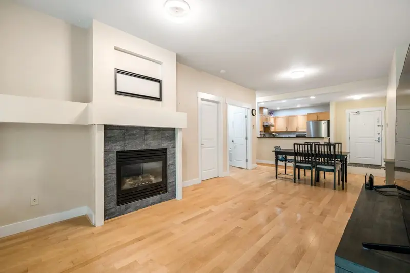 312 6328 LARKIN DRIVE - photo 3 of 23