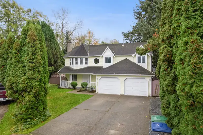 12272 73A AVENUE - photo 2 of 26
