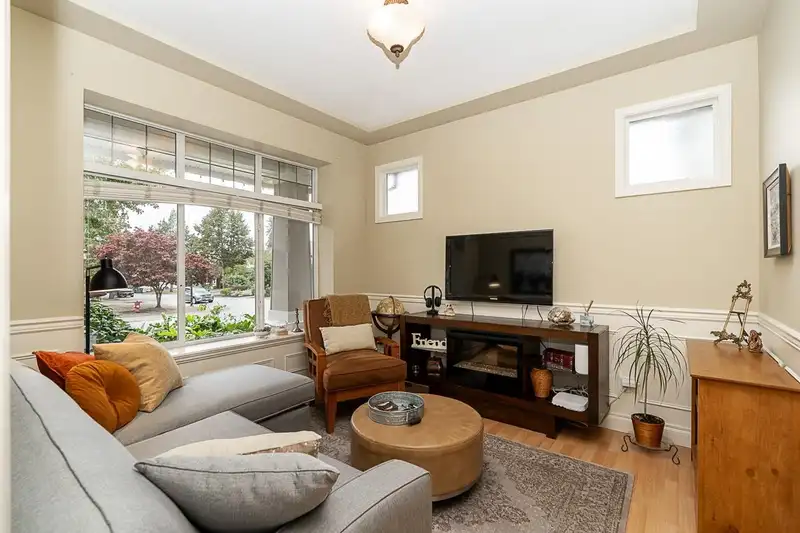 14690 73 AVENUE - photo 3 of 25