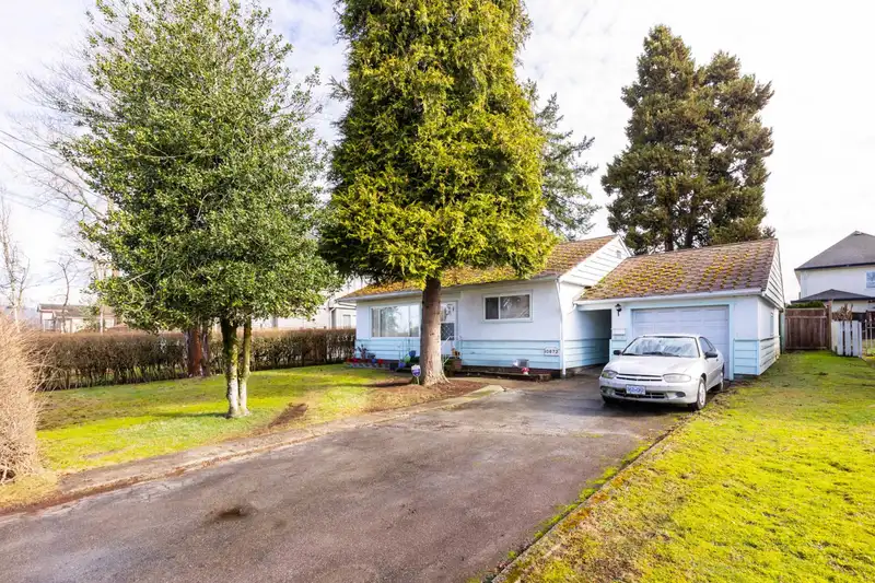 10872 139A STREET - photo 1 of 16