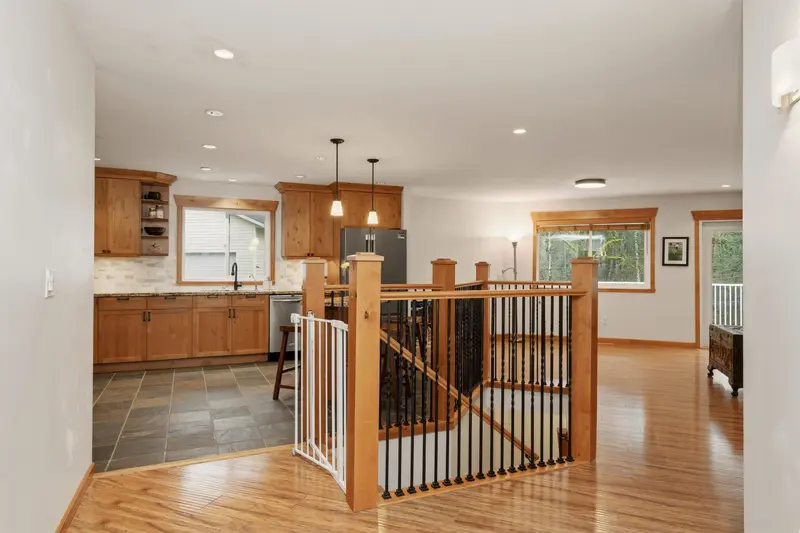 25700 116 AVENUE - photo 3 of 25