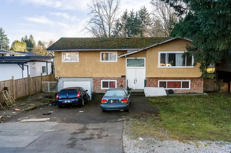 12788 102 AVENUE - photo 1 of 36