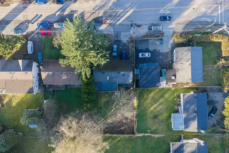 12788 102 AVENUE - photo 4 of 36