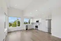 509 10838 WHALLEY BOULEVARD - thumbnail 13