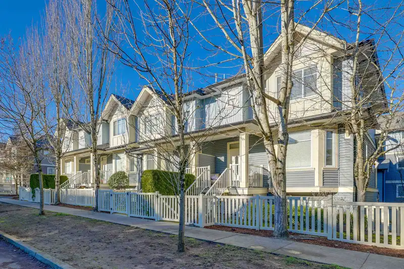 23 6575 192 STREET - photo 2 of 21