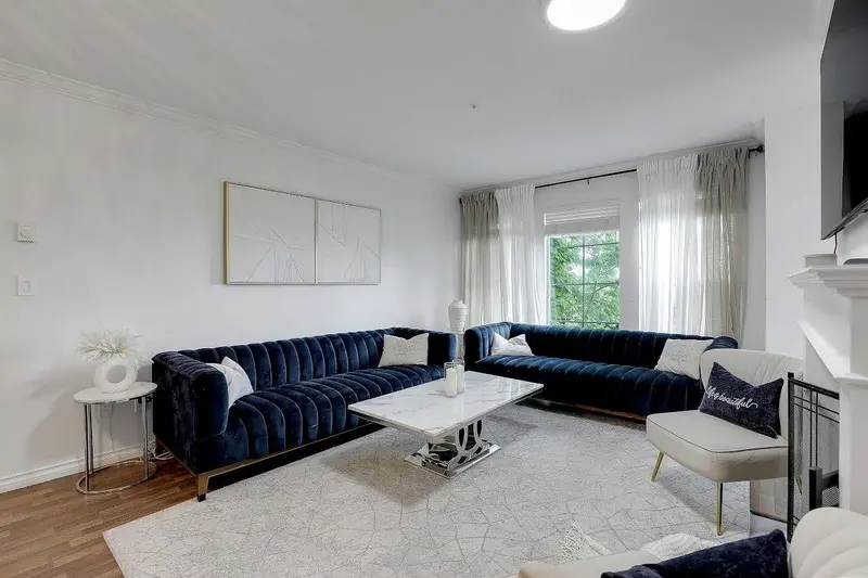 213 888 S GAUTHIER AVENUE - photo 4 of 25