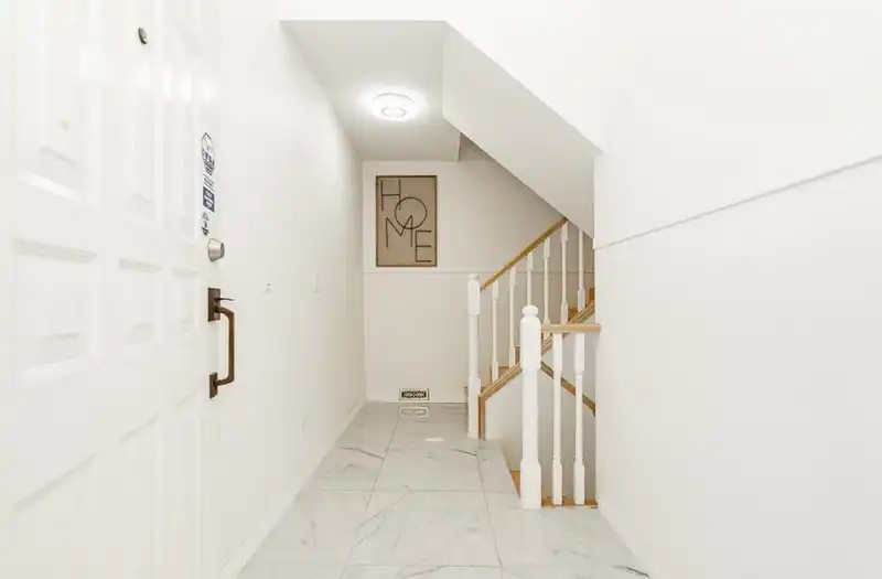 104 10538 153 STREET - photo 3 of 20