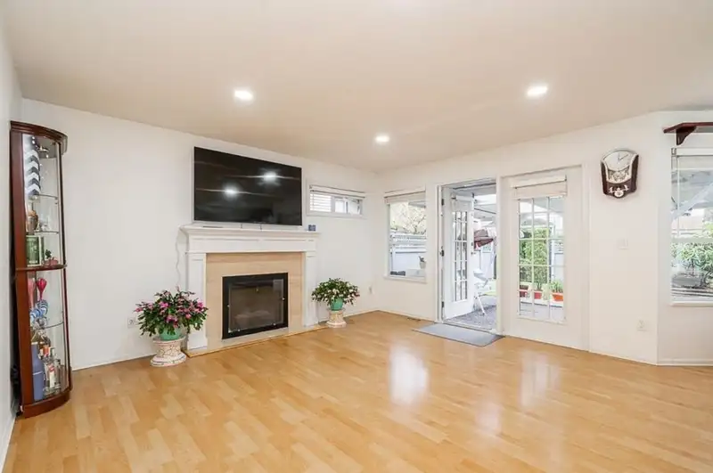 104 10538 153 STREET - photo 4 of 20