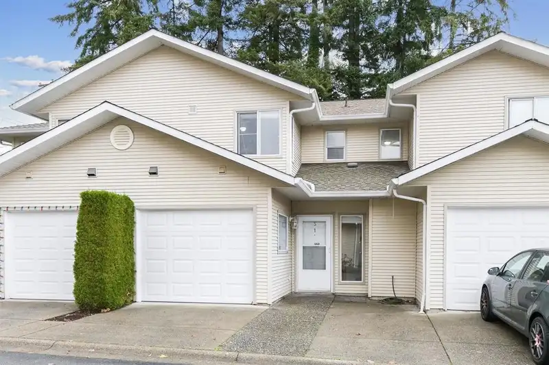 51 16016 82 AVENUE - photo 1 of 20