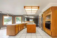 8072 170A STREET - thumbnail 10