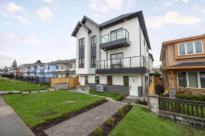 4 7353 12TH AVE - photo 2 of 25